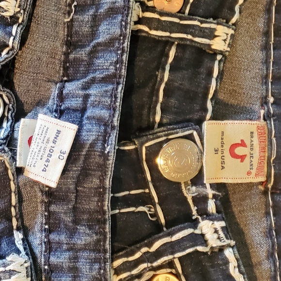 True Religion Capri - 2 pairs - Picture 2 of 4